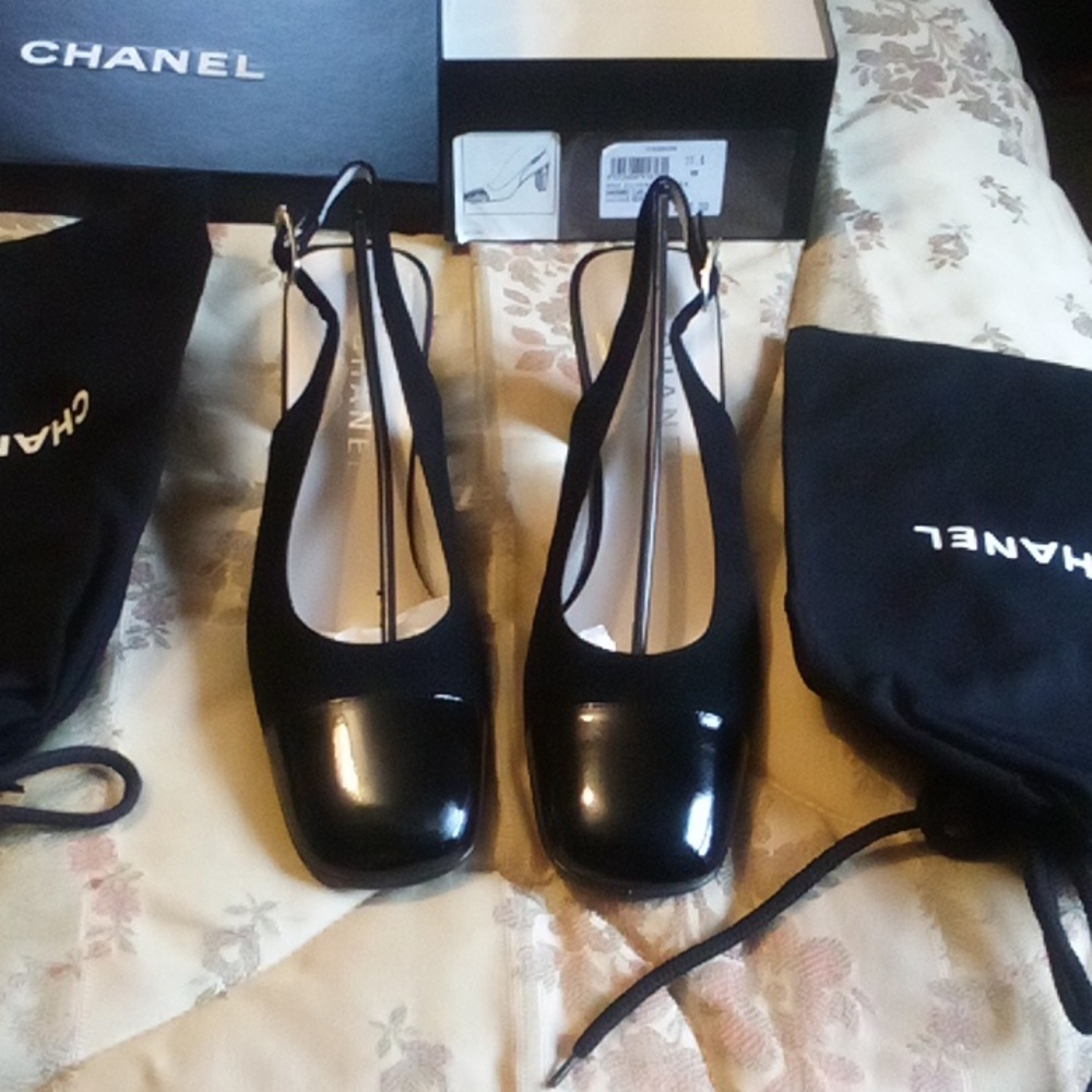 Chanel Cambon sling back shoes 37.5 = 7.5 USA black w/ blk patent toe
